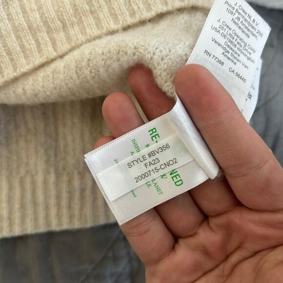 J Crew Supersoft Cropped Cable-knit Sweater Cardigan M Alpaca Blend Quiet Luxury - Picture 4 of 8